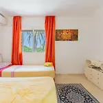 Lovely Beachfront Puerto Banus Apartamento *