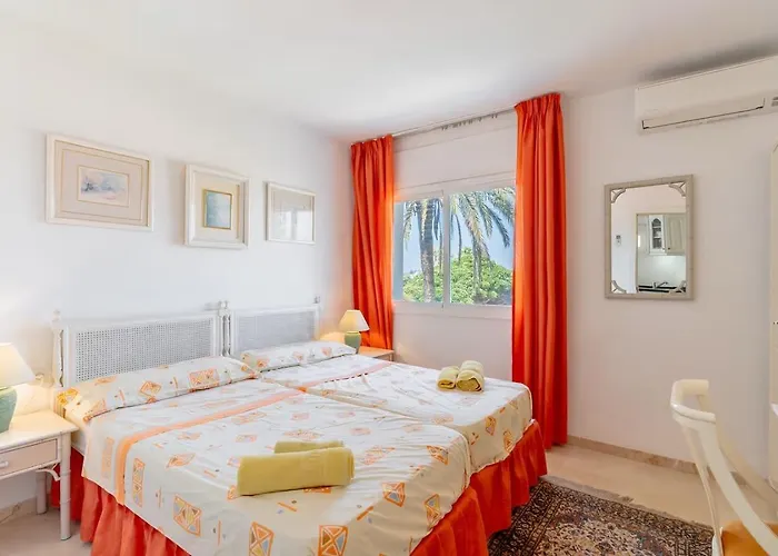 Lovely Beachfront Puerto Banus *