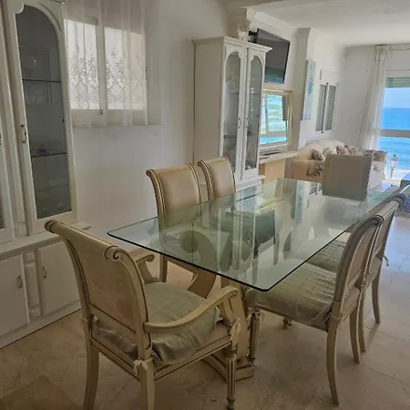Lovely Beachfront Puerto Banus Appartement *