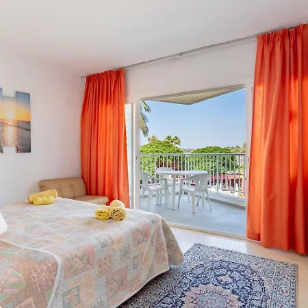 Lovely Beachfront Puerto Banus * 马尔韦利亚