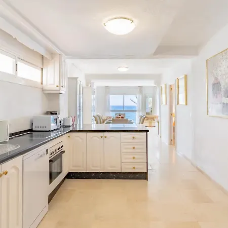 Lovely Beachfront Puerto Banus Apartament Marbella