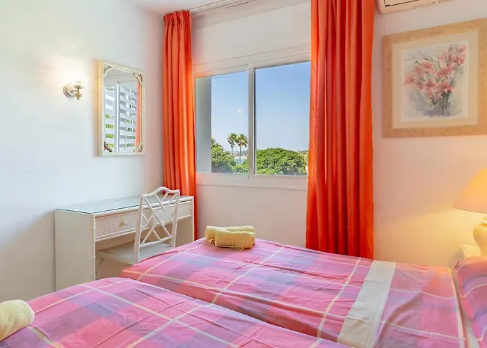 Lovely Beachfront Puerto Banus Apartament *