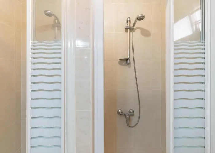 Lovely Beachfront Puerto Banus マルベーリャ