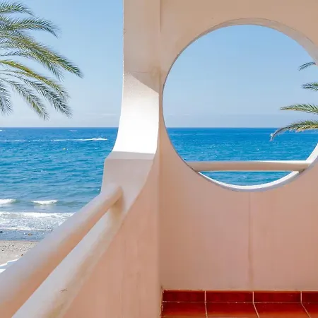 شقة Lovely Beachfront Puerto Banus