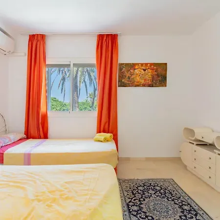 Lovely Beachfront Puerto Banus Apartment *