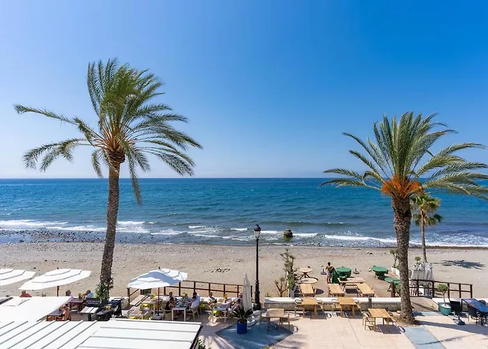 Lovely Beachfront Puerto Banus Апартаменти *